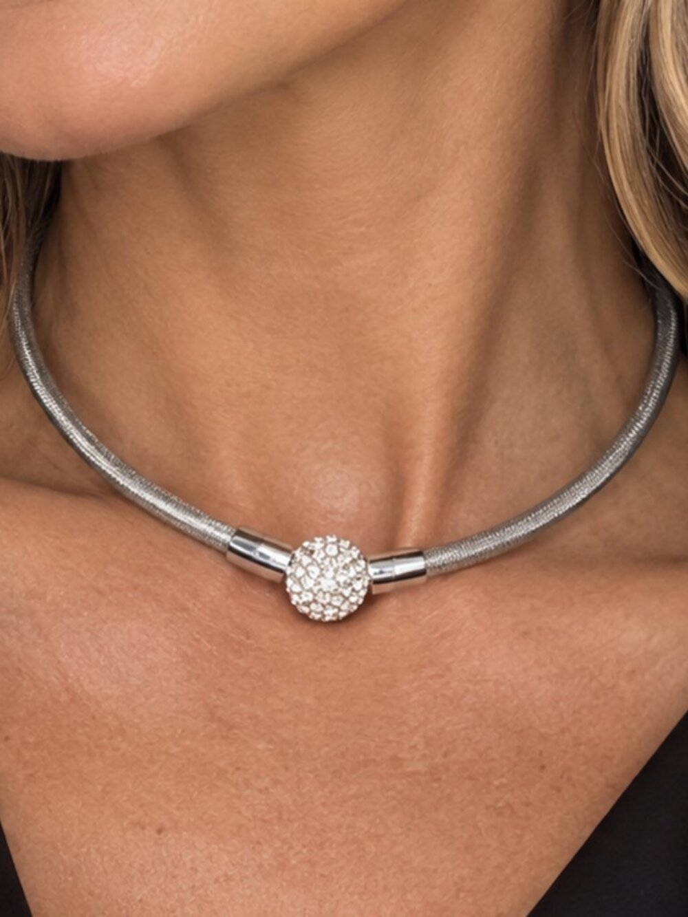 Classy Silver Choker Necklace Pave Crystals Ball Magnetic Closure Sparkly 18"